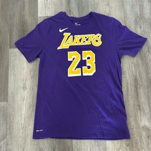 Purple Nike Lakers T Shirt Lebron James 23 size Large New